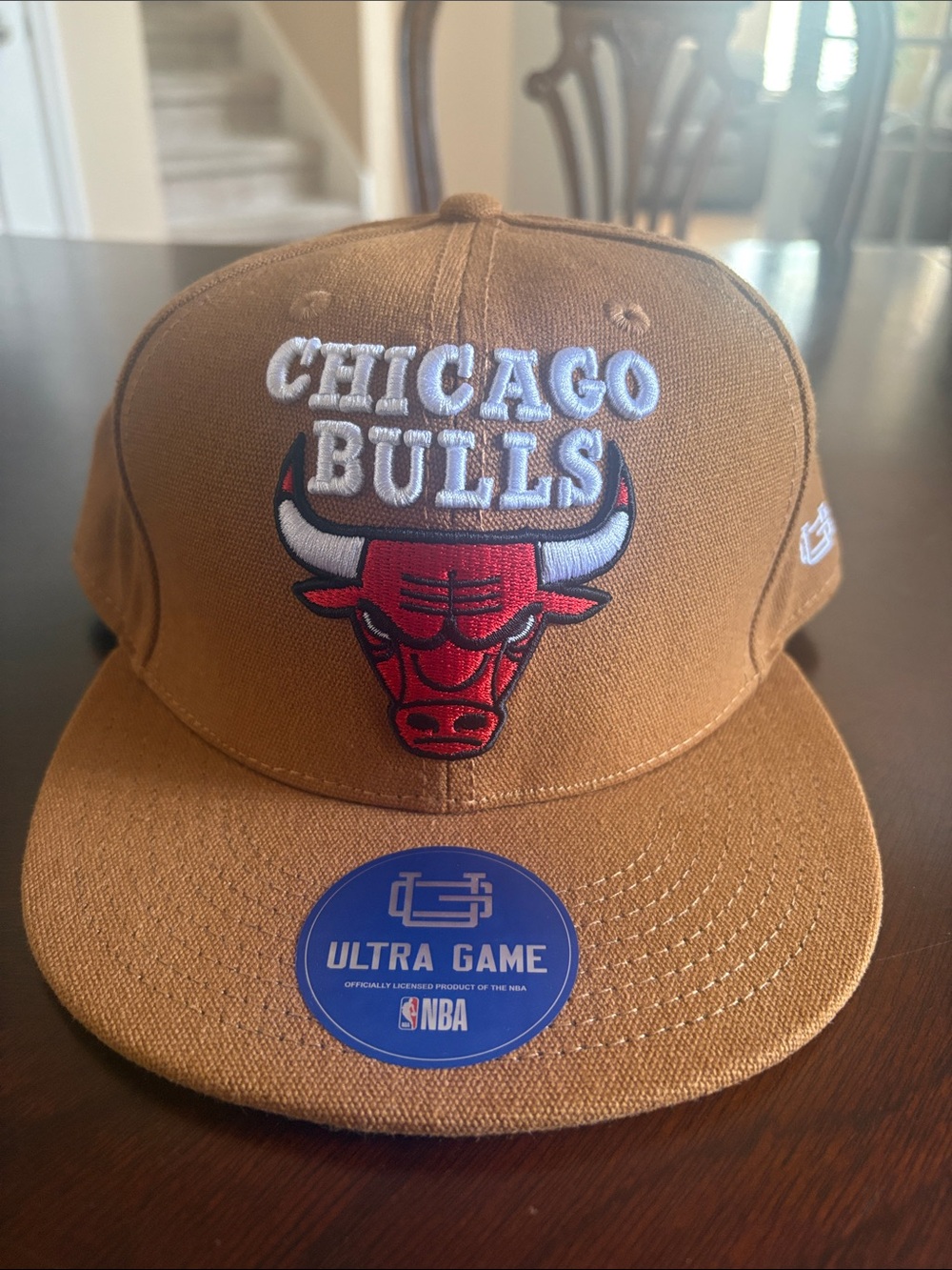 NWT Chicago Bulls Embroidered Logo Cap in Caramel